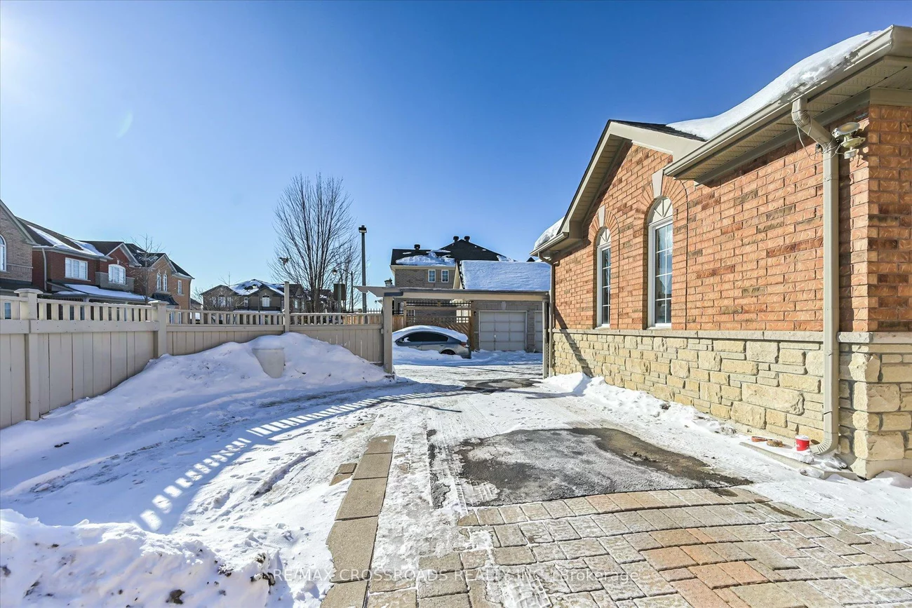 76, Shady Oaks, Cornell, Markham