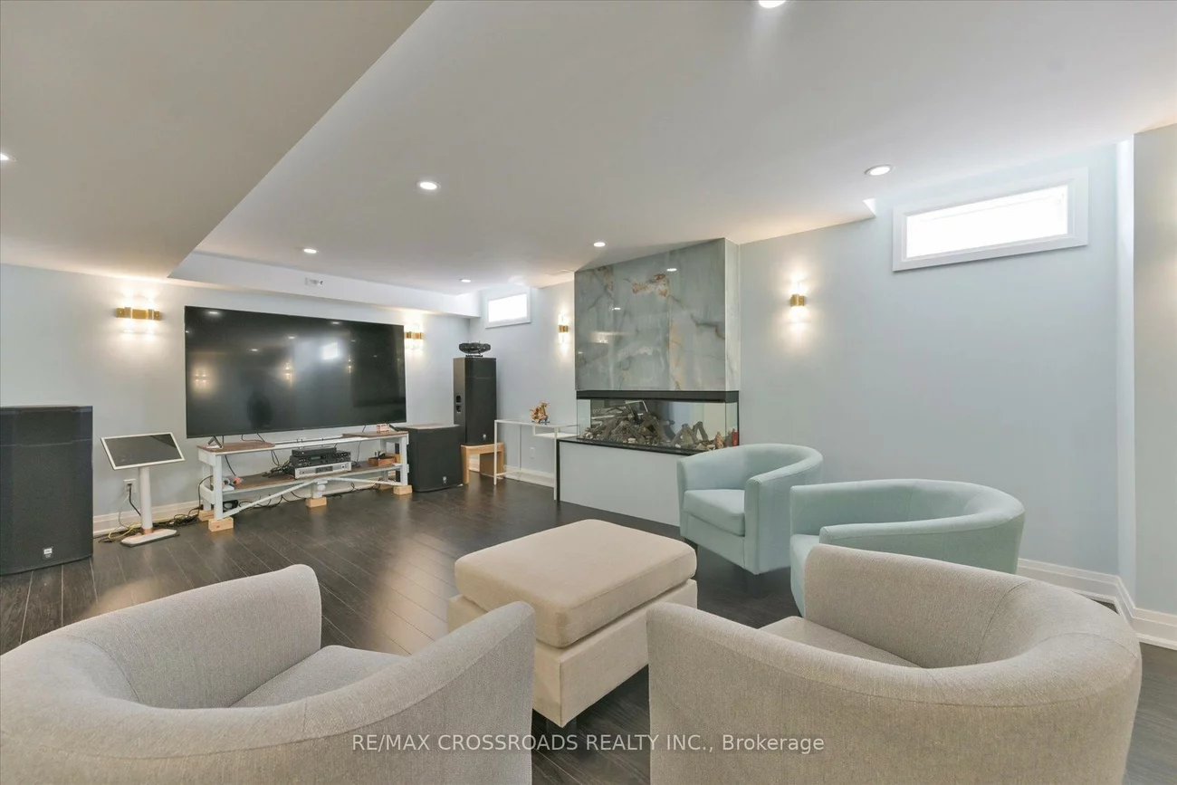 76, Shady Oaks, Cornell, Markham