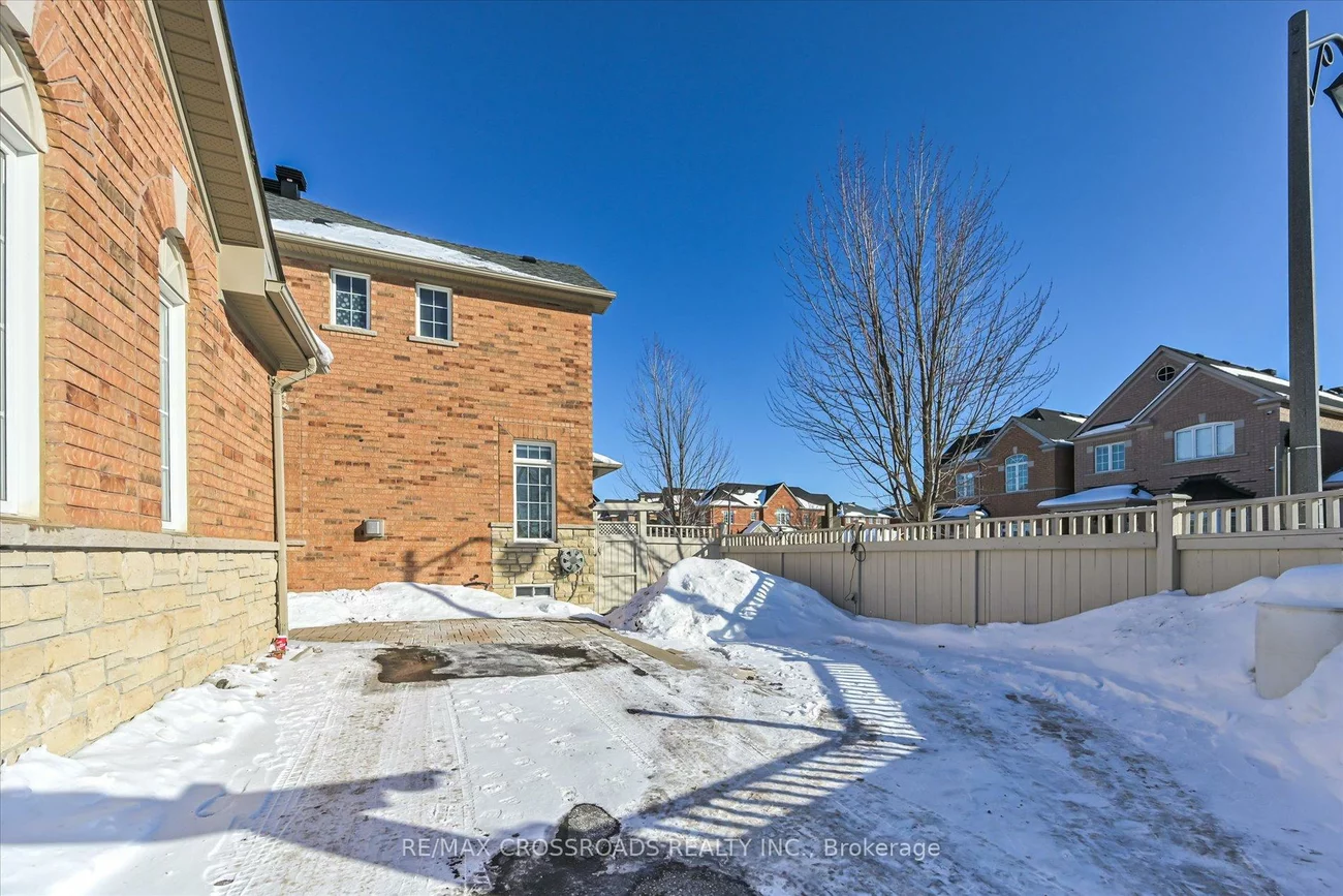 76, Shady Oaks, Cornell, Markham