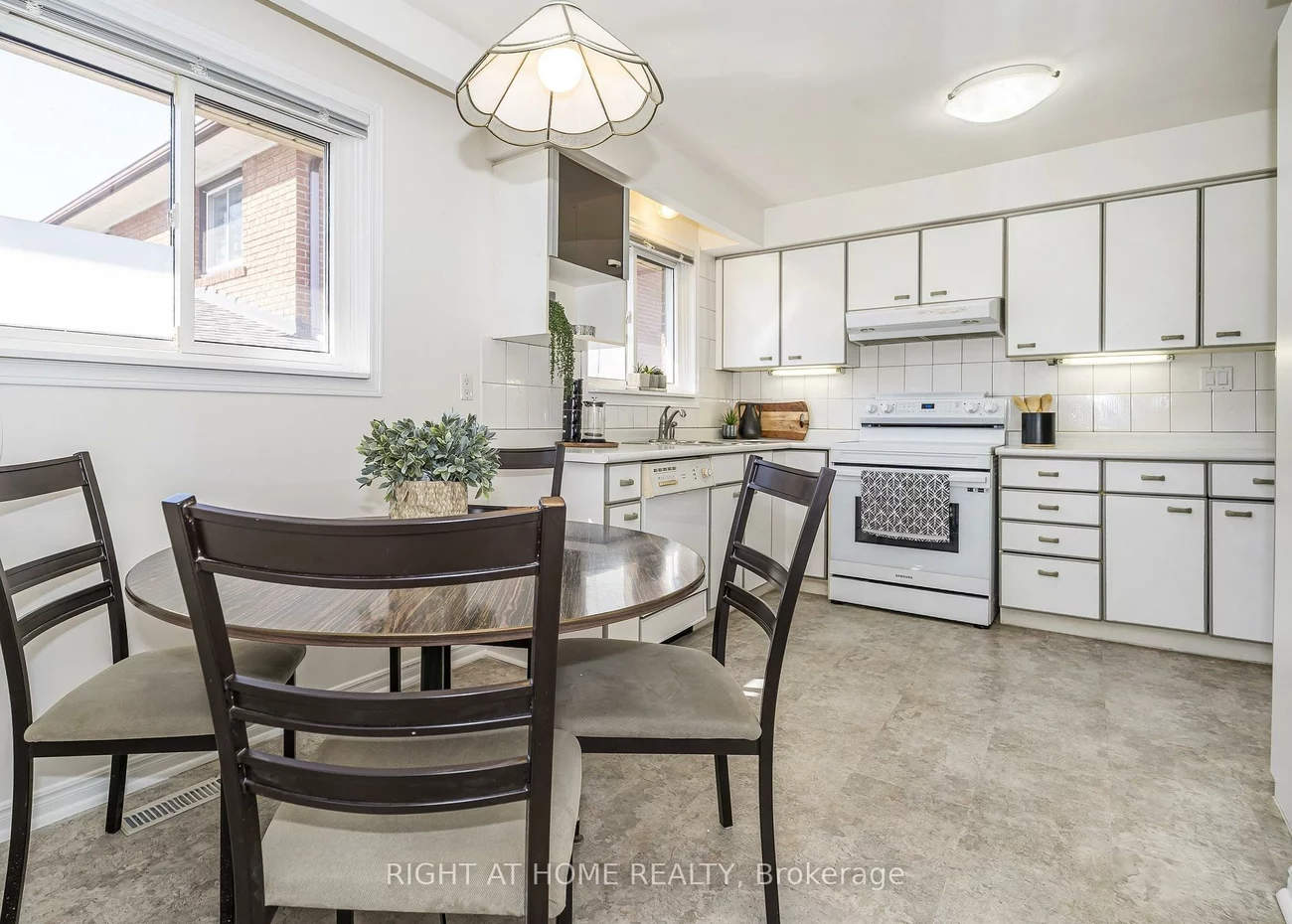 8, Mira, Thornhill, Markham