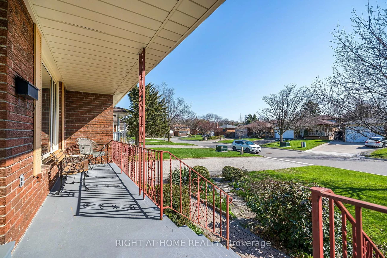 8, Mira, Thornhill, Markham