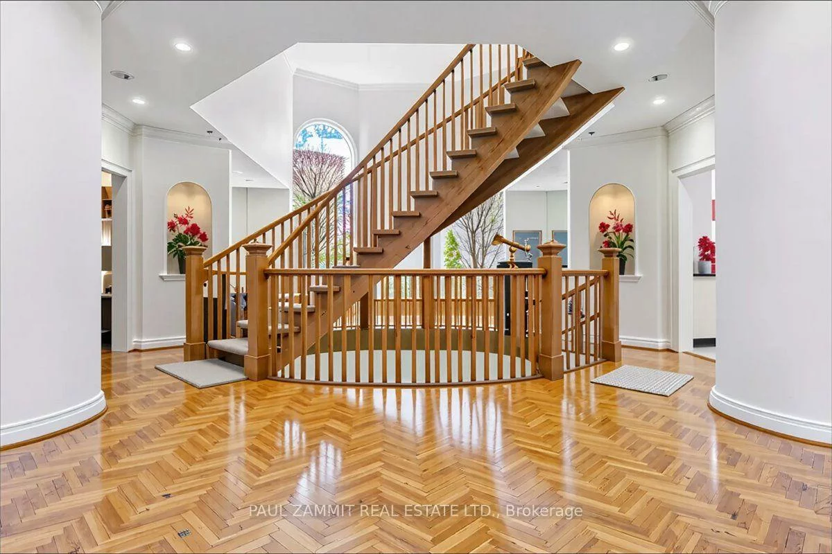 12, Old English, Bayview Glen, Markham