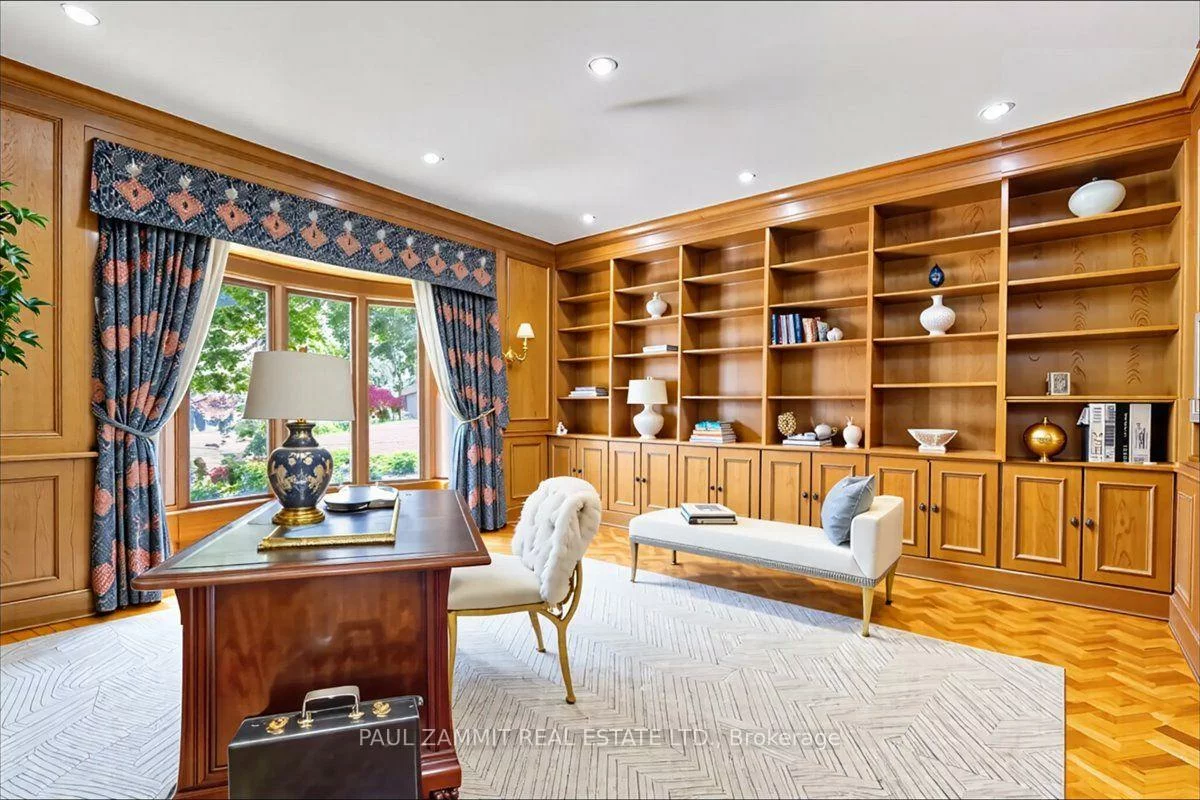 12, Old English, Bayview Glen, Markham