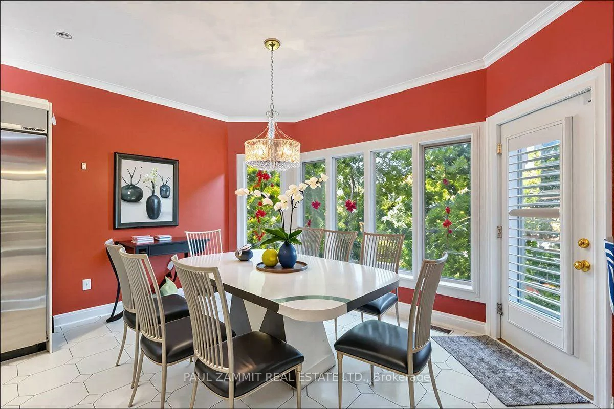 12, Old English, Bayview Glen, Markham