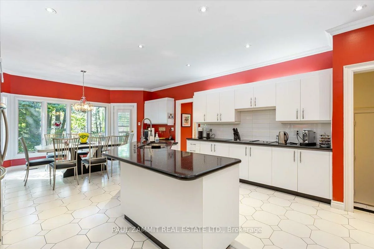 12, Old English, Bayview Glen, Markham