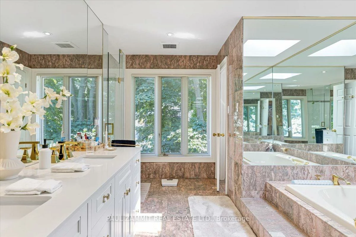 12, Old English, Bayview Glen, Markham