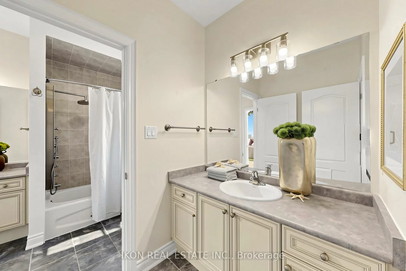 20, 16th, Unionville, Markham