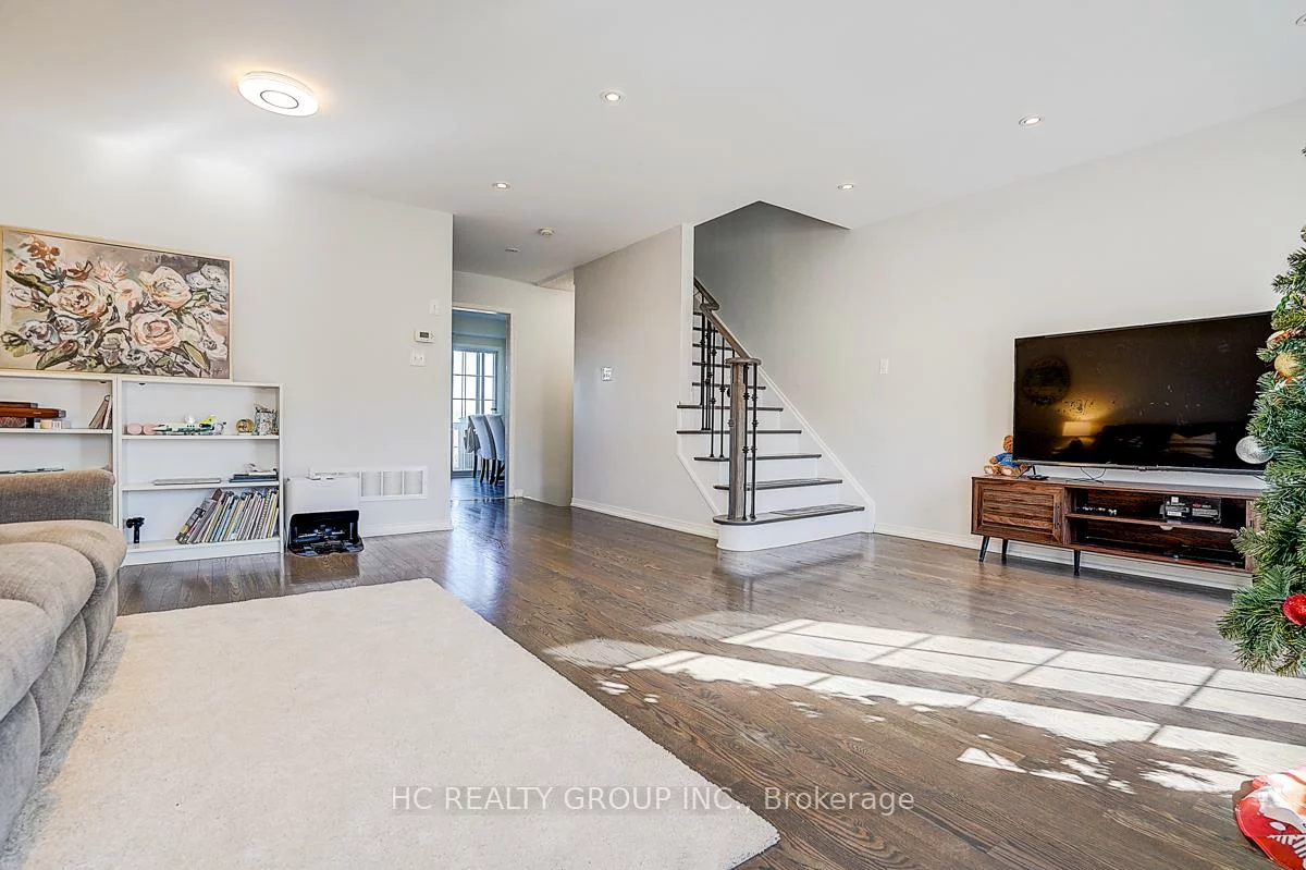 20, Prince Charles, Berczy, Markham