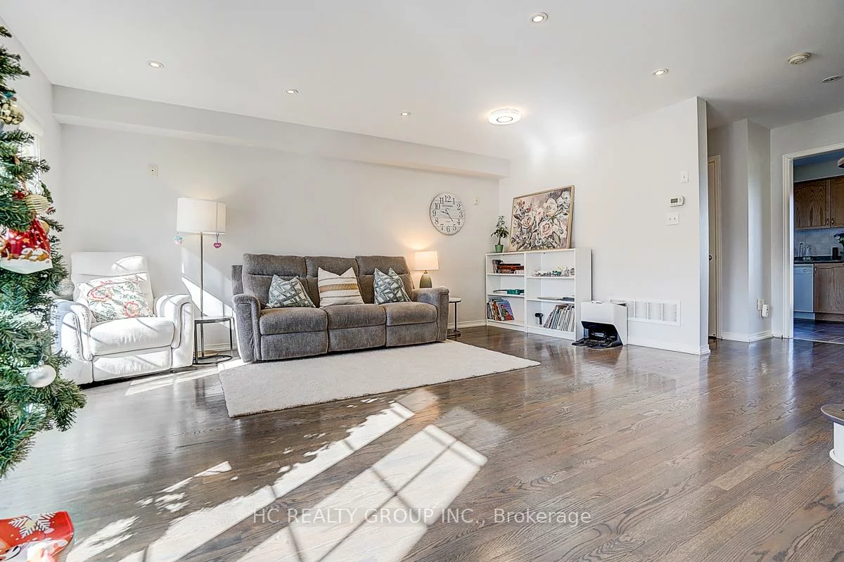 20, Prince Charles, Berczy, Markham