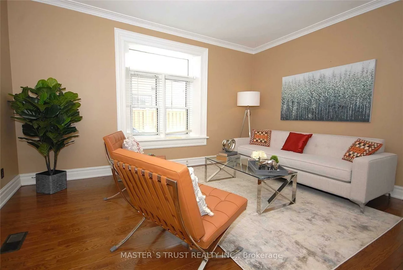 354, Main, Old Markham Village, Markham