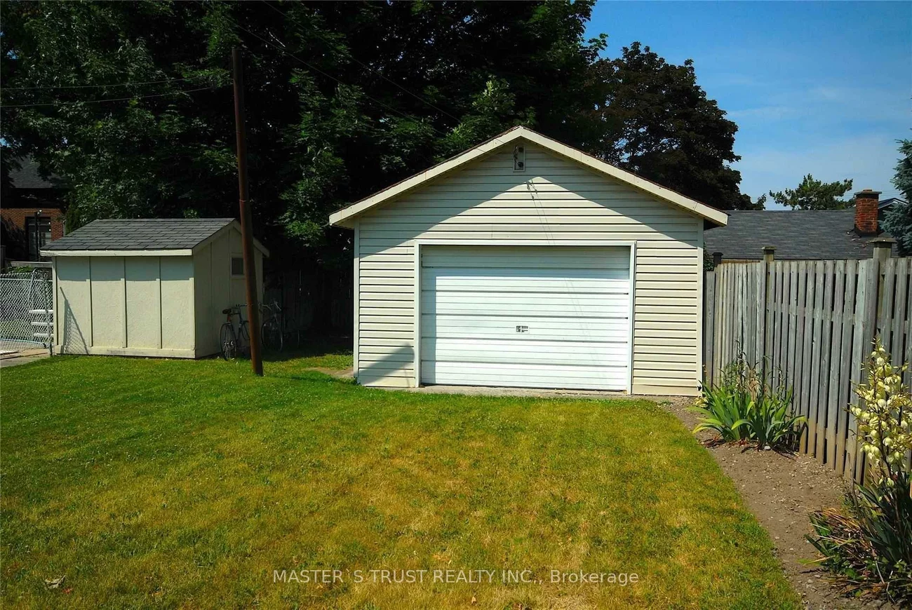 354, Main, Old Markham Village, Markham
