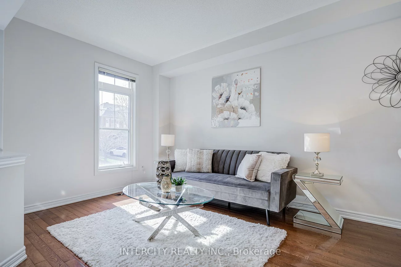 32, Ivory Silk, Cathedraltown, Markham