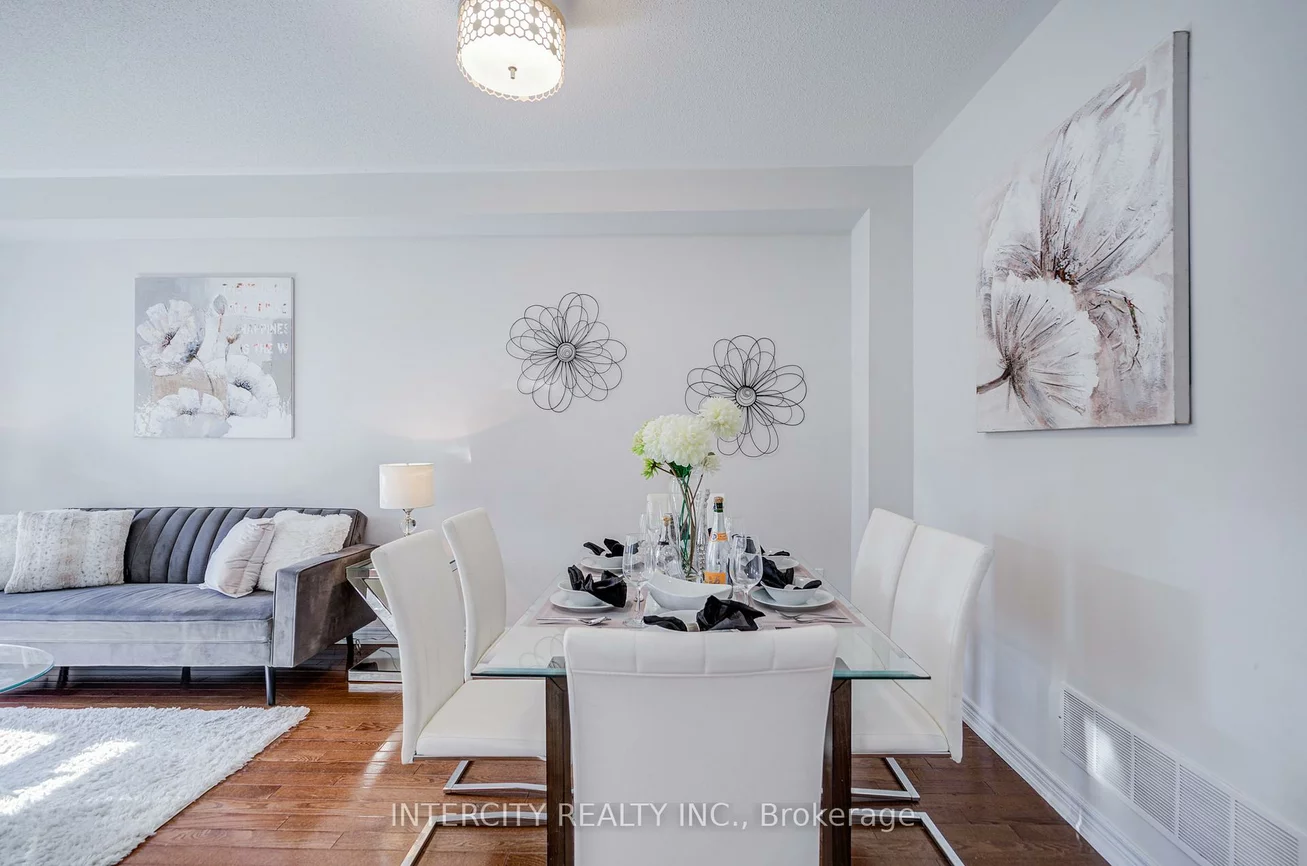 32, Ivory Silk, Cathedraltown, Markham