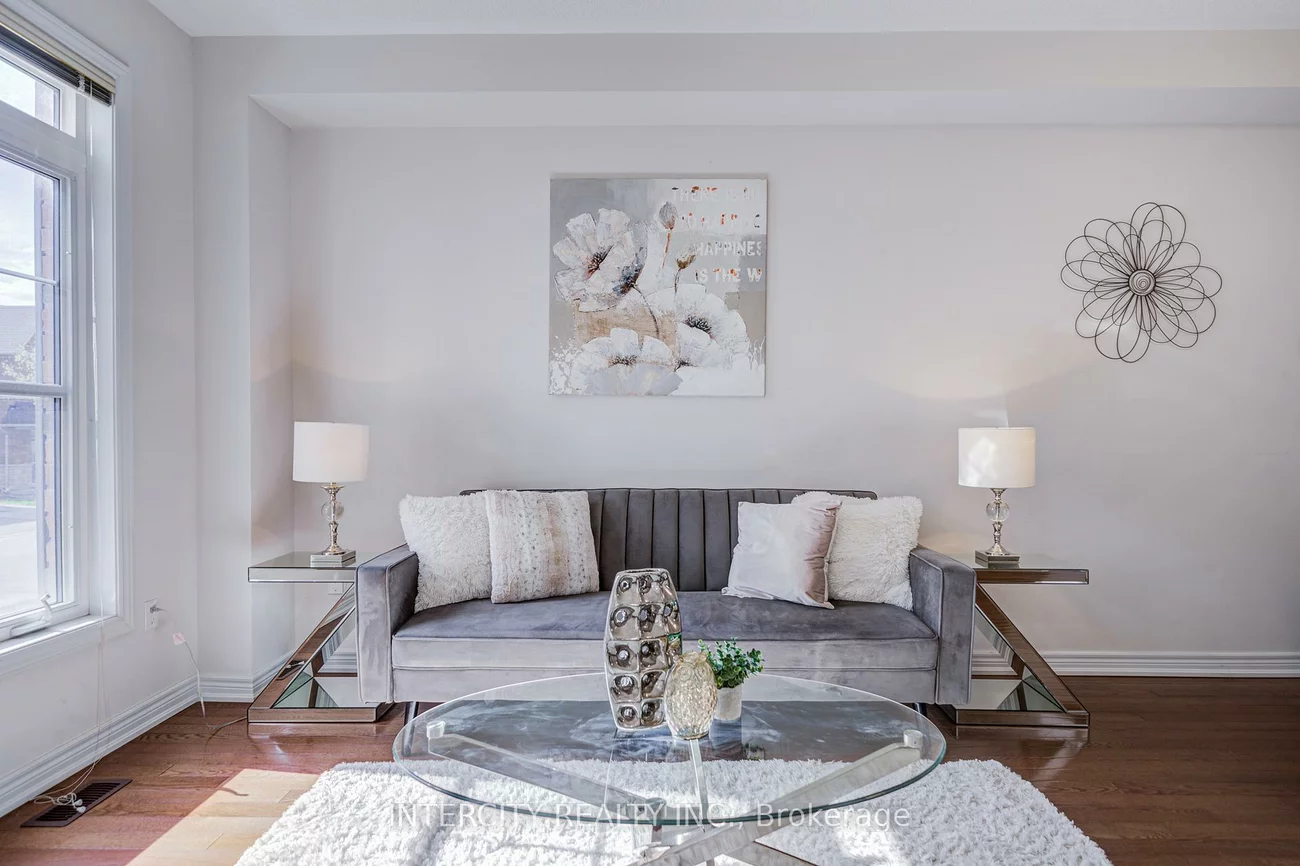 32, Ivory Silk, Cathedraltown, Markham