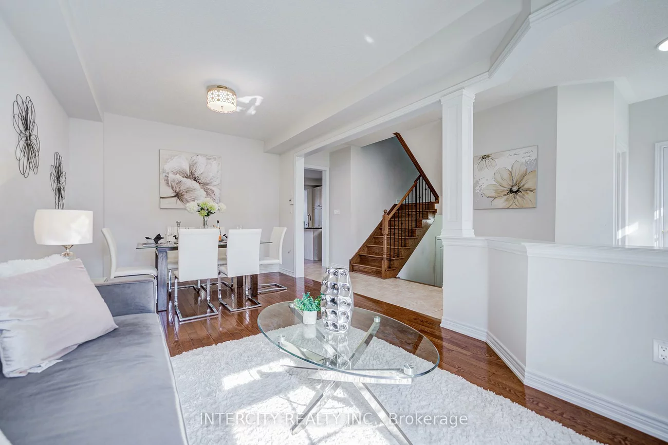 32, Ivory Silk, Cathedraltown, Markham