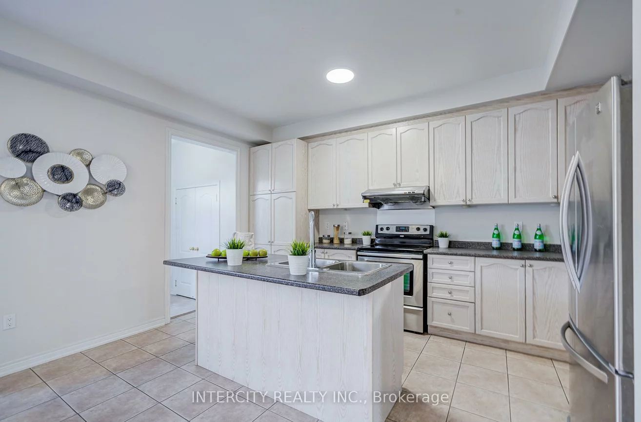 32, Ivory Silk, Cathedraltown, Markham