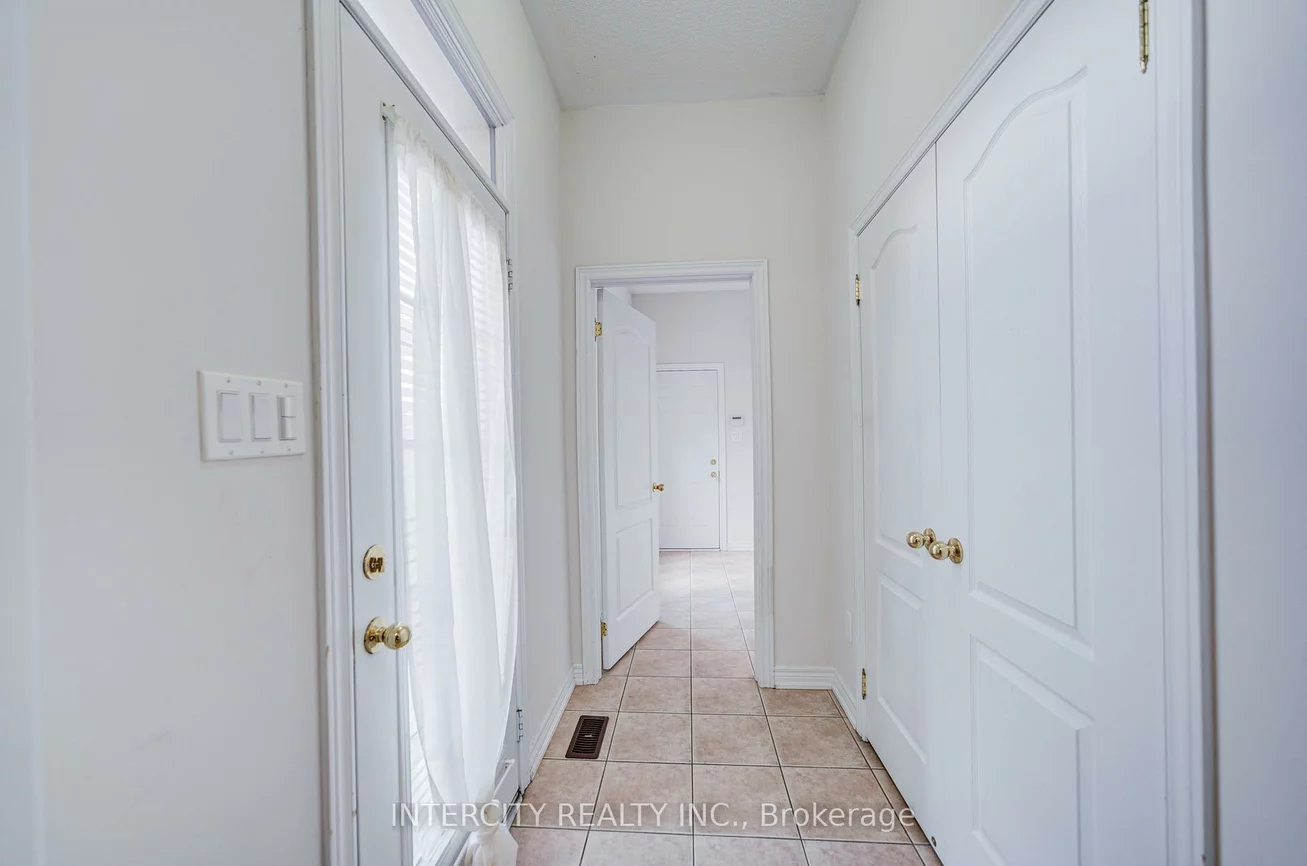 32, Ivory Silk, Cathedraltown, Markham