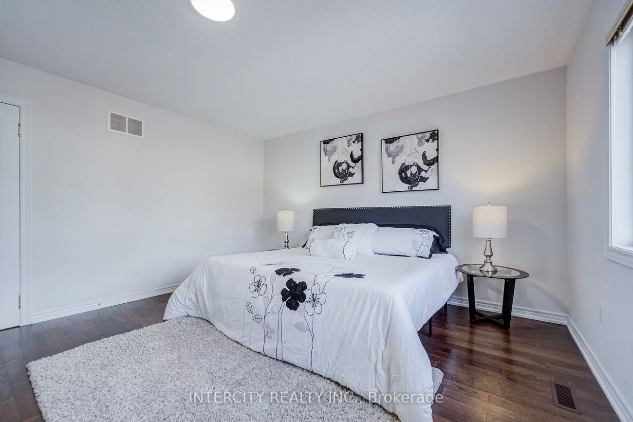 32, Ivory Silk, Cathedraltown, Markham