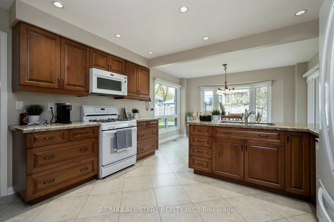 33, Carpenter, Raymerville, Markham