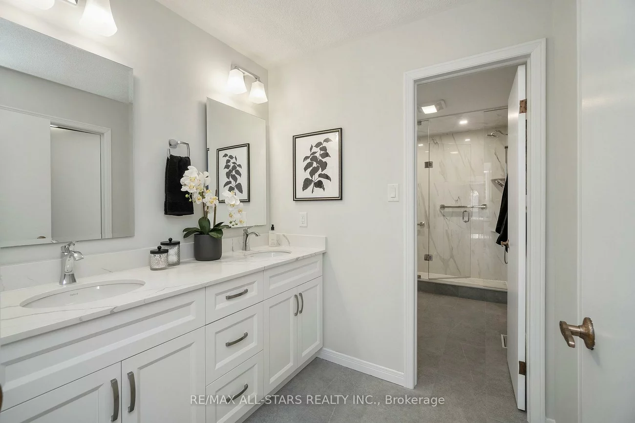 33, Carpenter, Raymerville, Markham