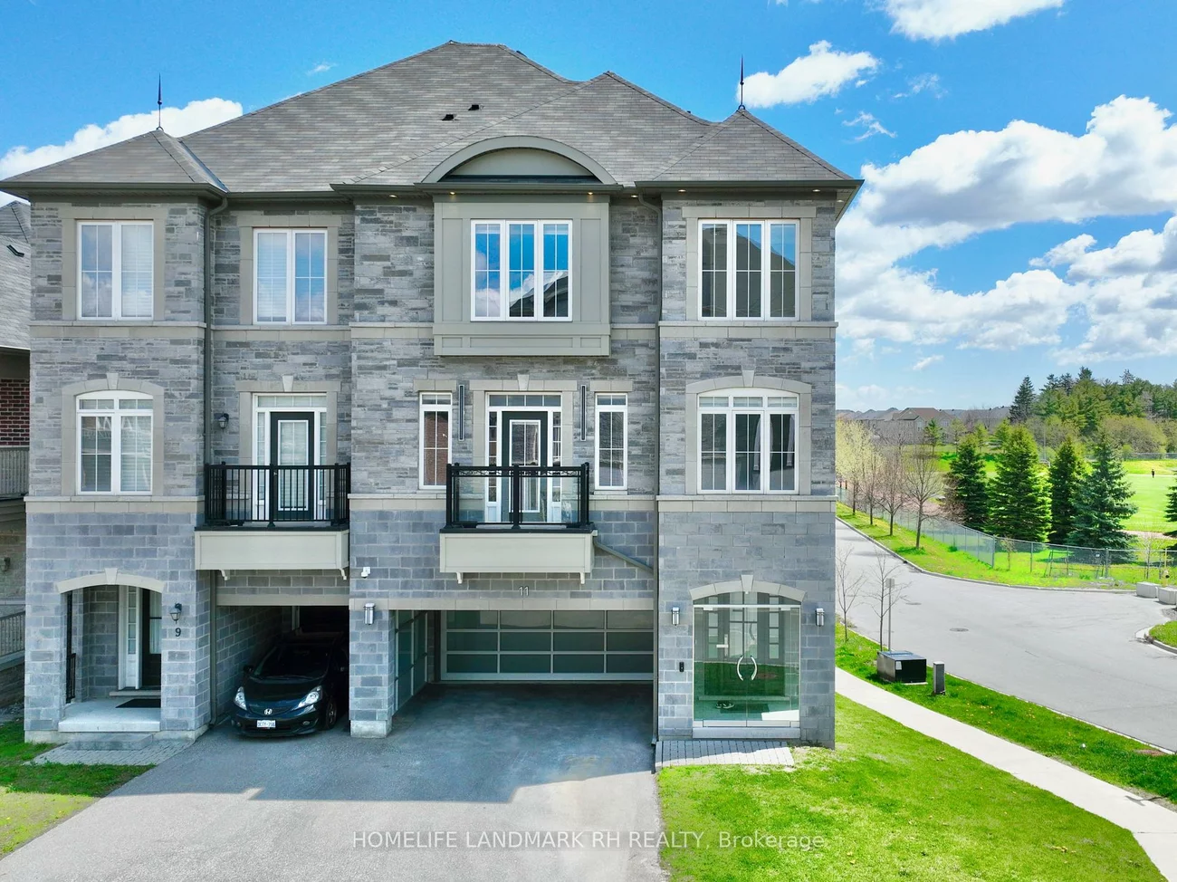 11, Lorne Glen, Berczy, Markham
