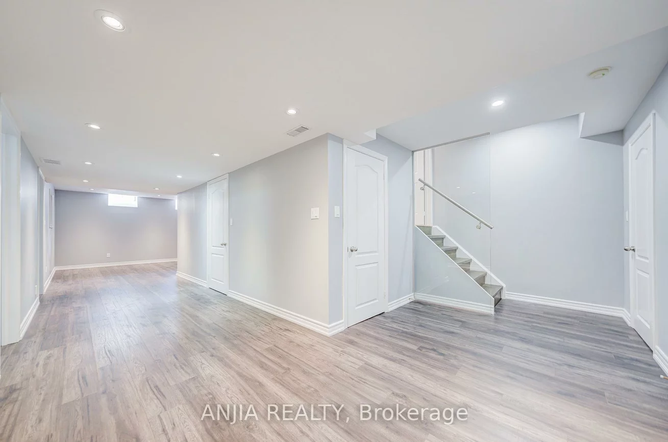 78, Hollylane, Berczy, Markham