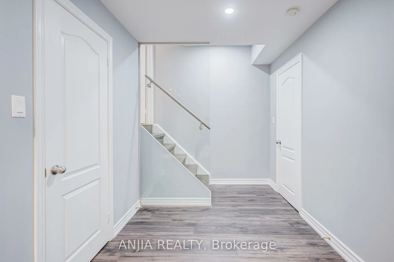 78, Hollylane, Berczy, Markham