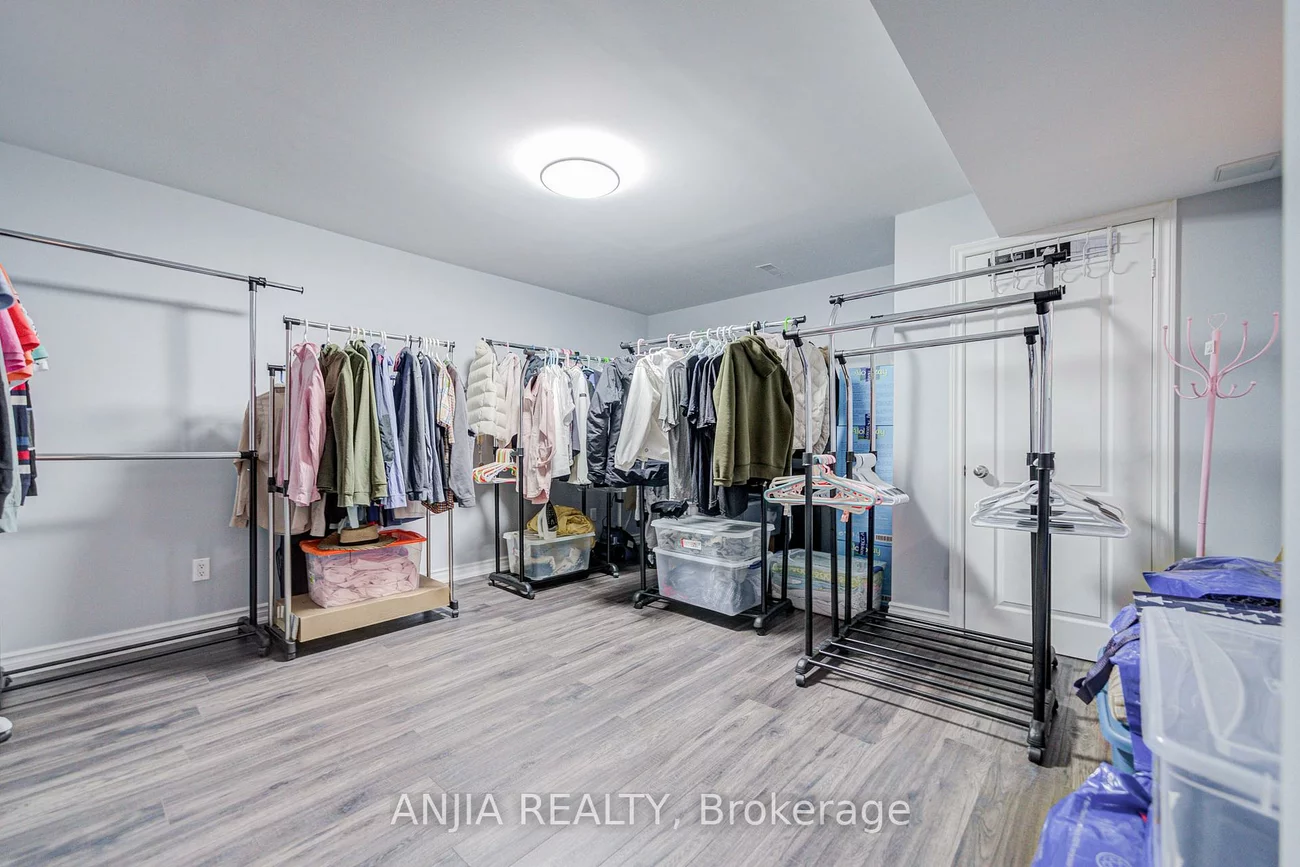 78, Hollylane, Berczy, Markham