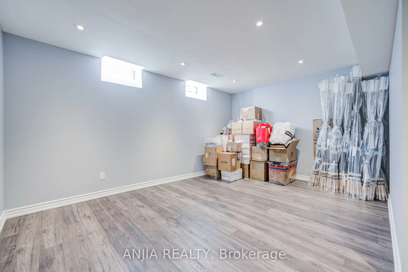 78, Hollylane, Berczy, Markham