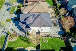 78, Hollylane, Berczy, Markham