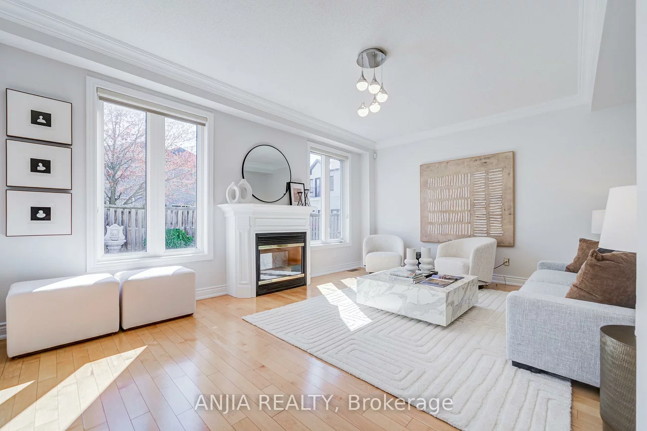 78, Hollylane, Berczy, Markham