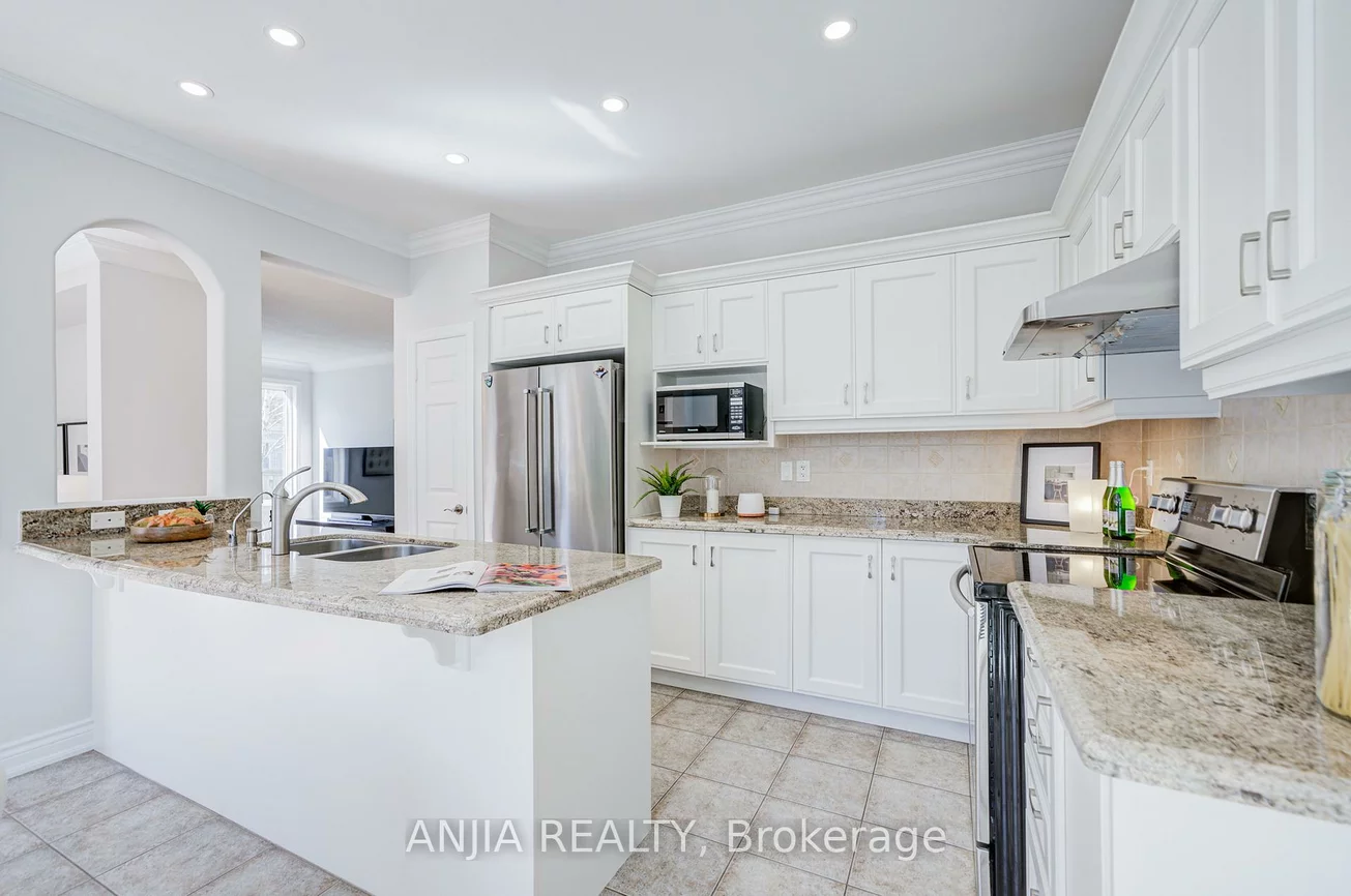 78, Hollylane, Berczy, Markham