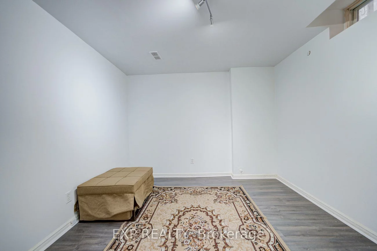 211, Sophia, Middlefield, Markham