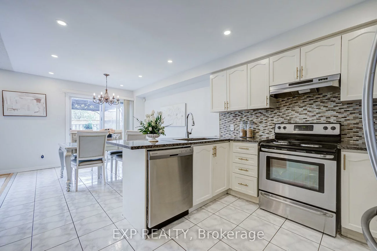 211, Sophia, Middlefield, Markham