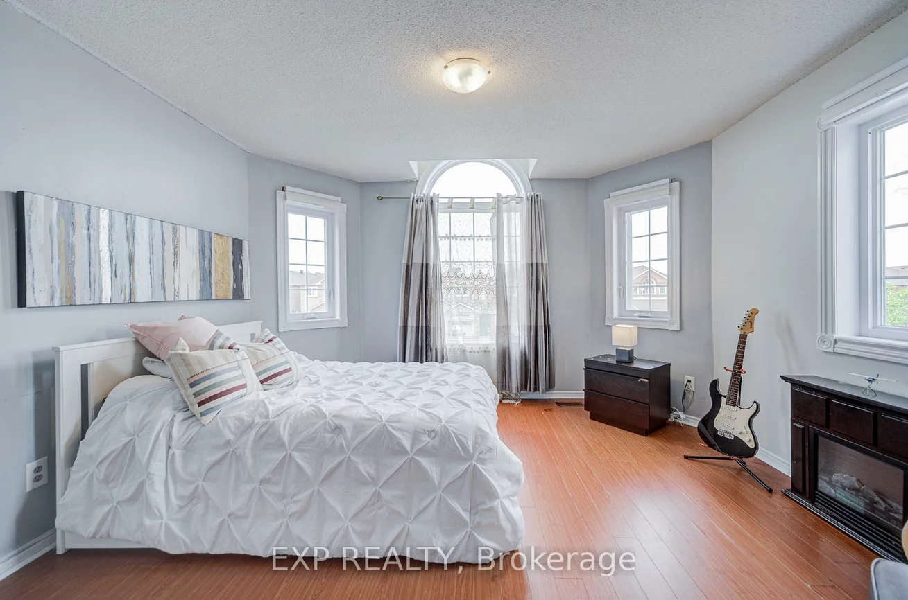 211, Sophia, Middlefield, Markham