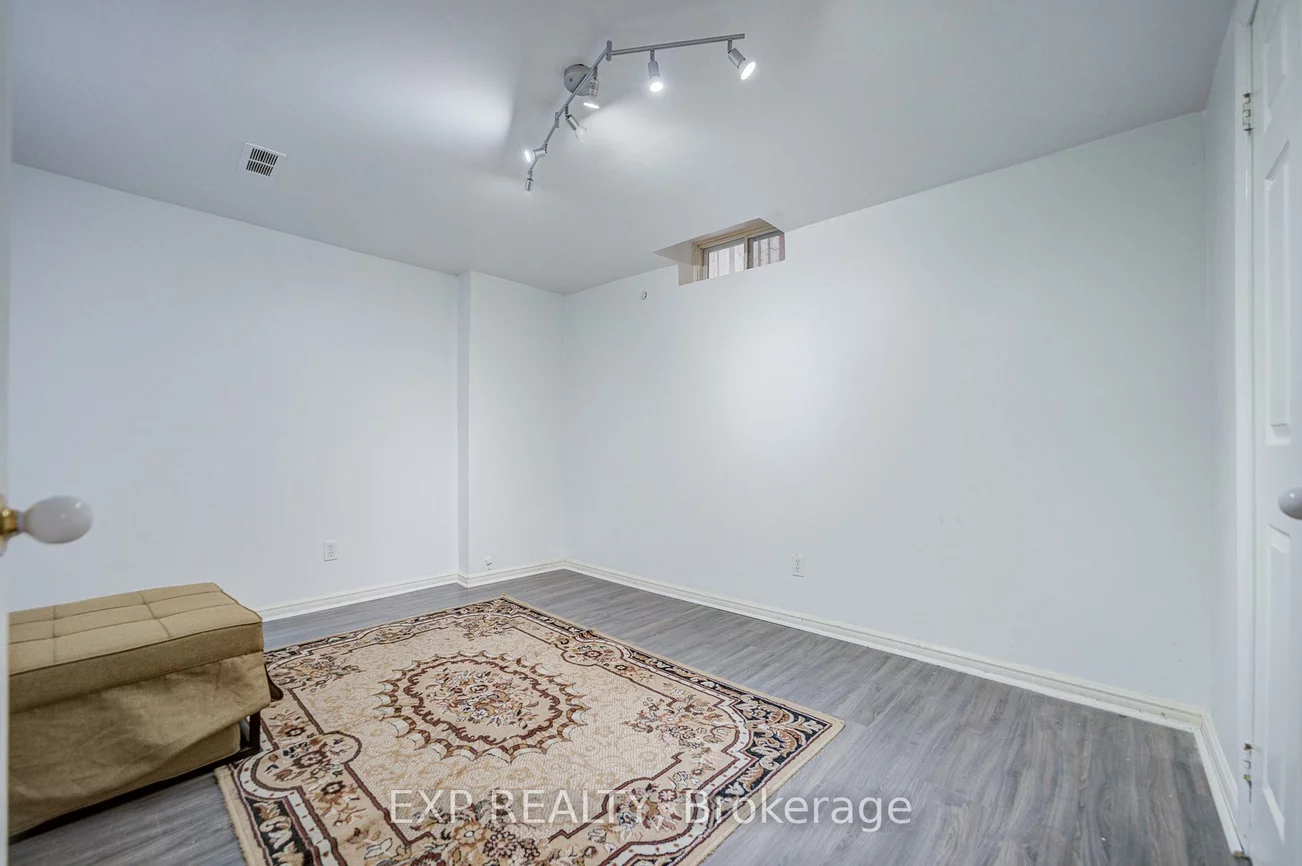211, Sophia, Middlefield, Markham