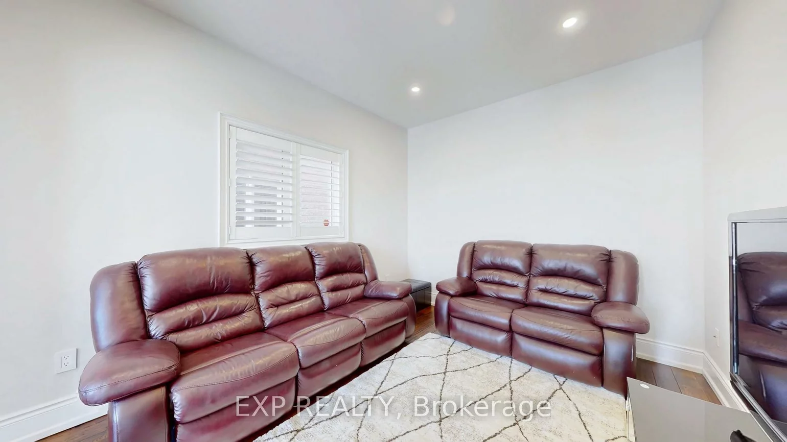 71, Golden Meadow, Wismer, Markham