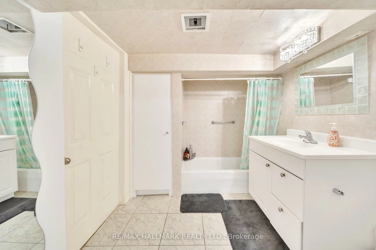 58, Alexis, Thornlea, Markham