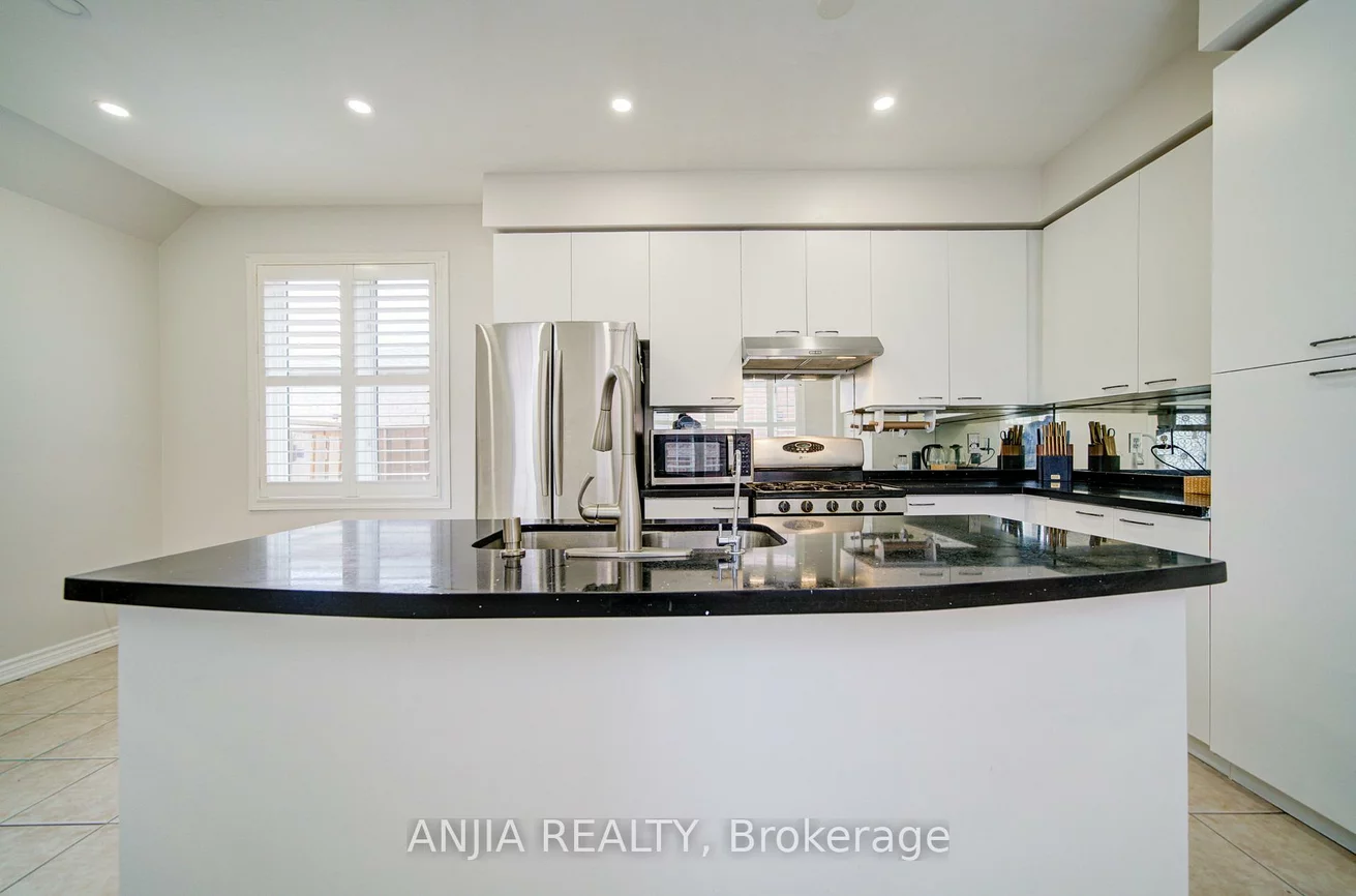 116, Emery Hill, Berczy, Markham