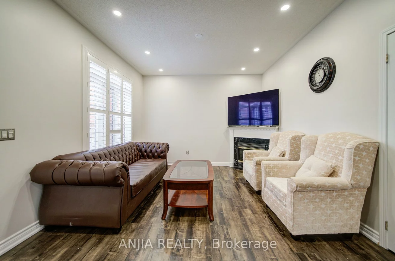 116, Emery Hill, Berczy, Markham