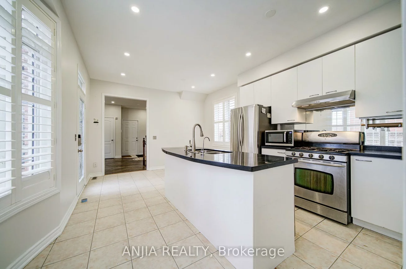 116, Emery Hill, Berczy, Markham