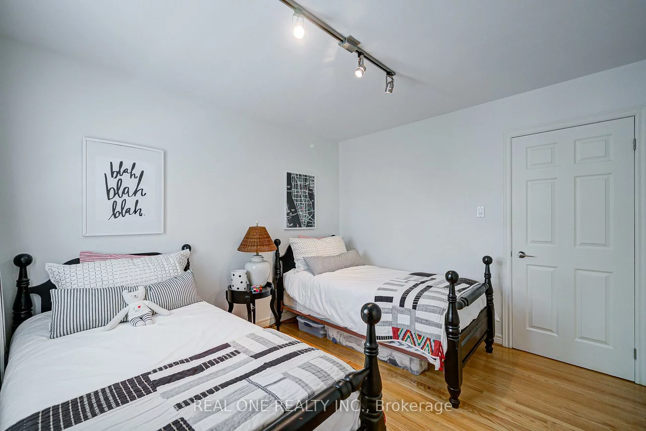 21, Alcaine, Thornhill, Markham