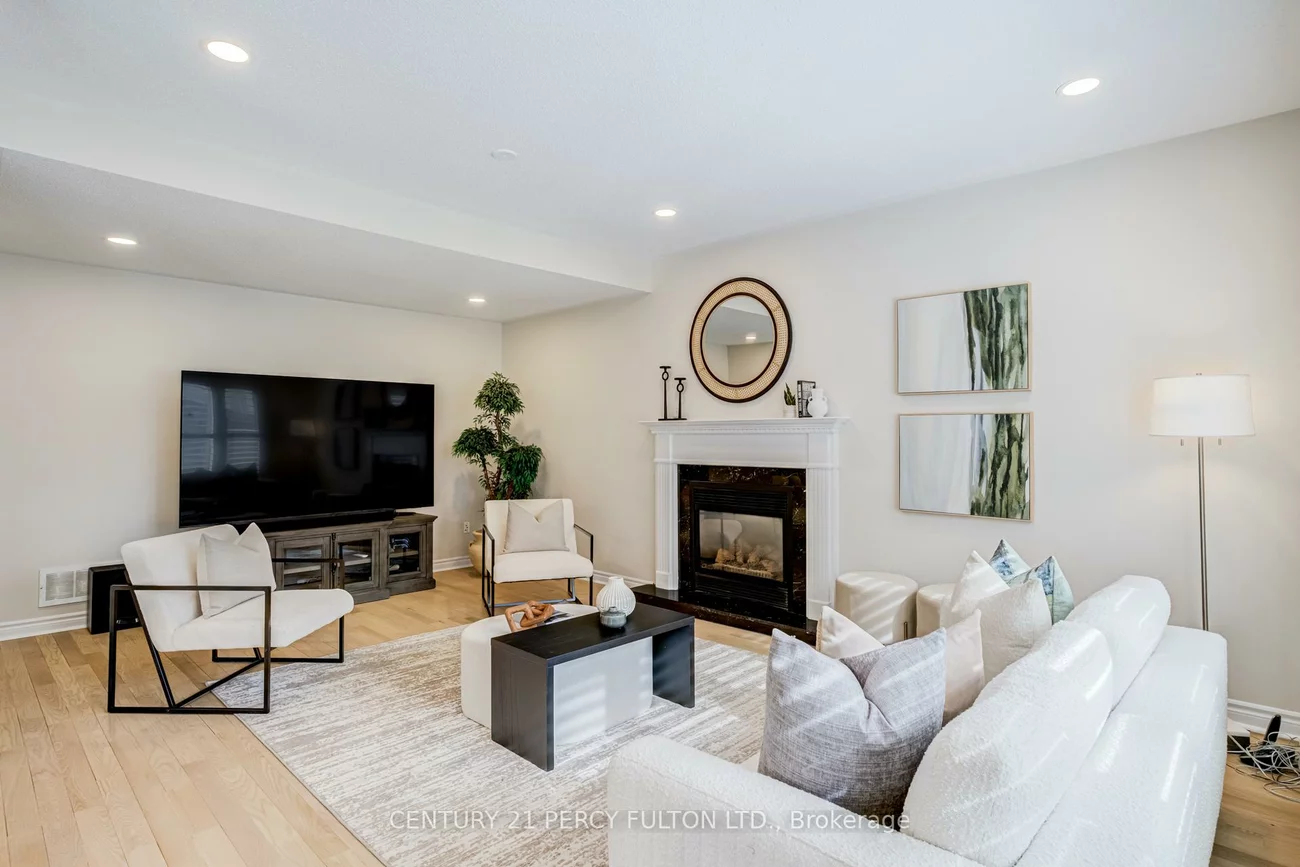 118, Village Gate, Cachet, Markham