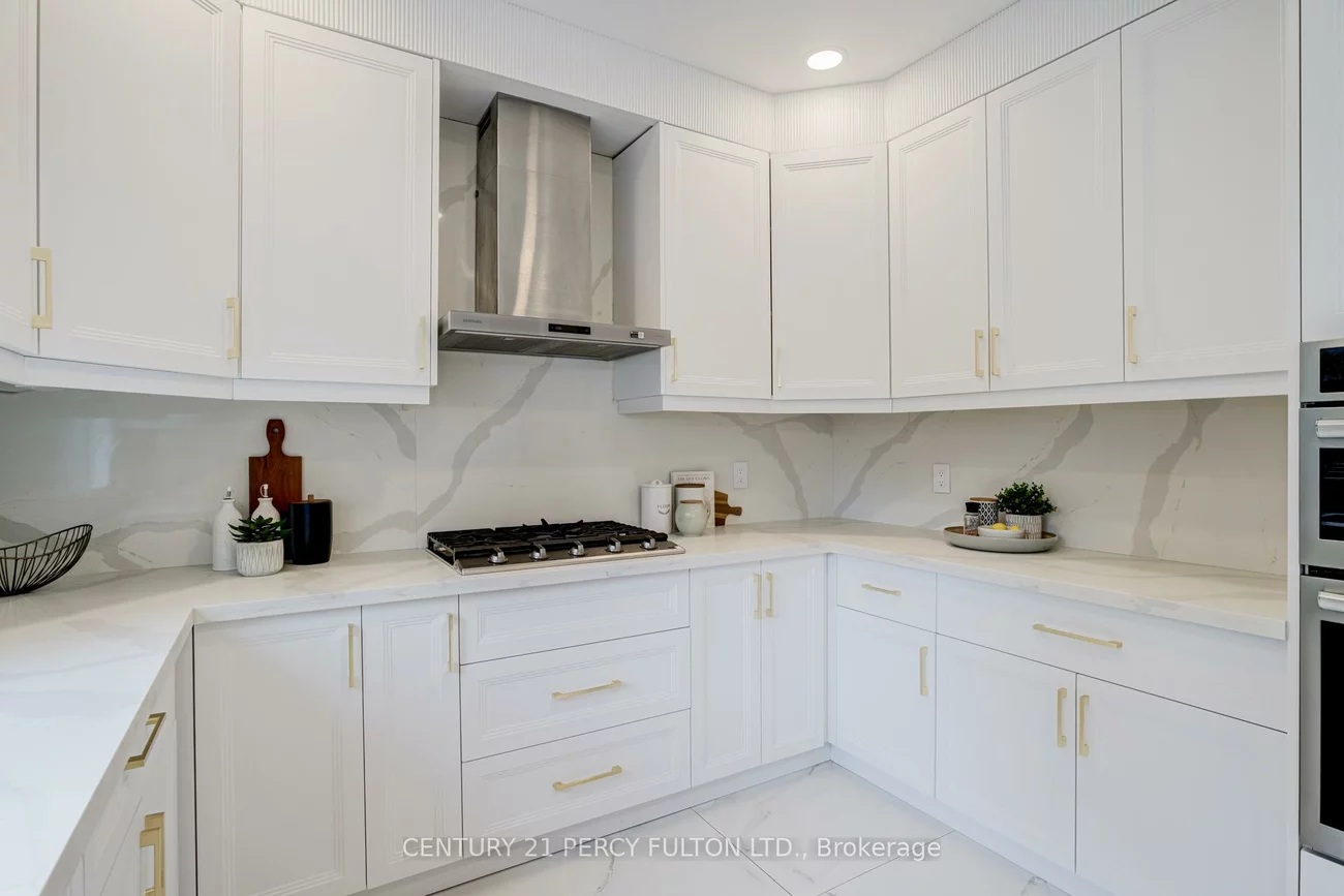 118, Village Gate, Cachet, Markham