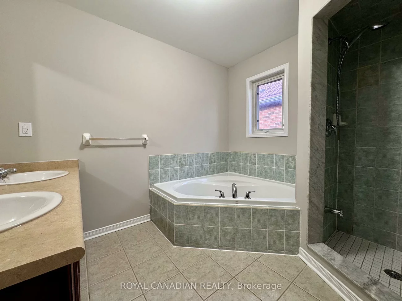 10, Guinevere, Cedarwood, Markham