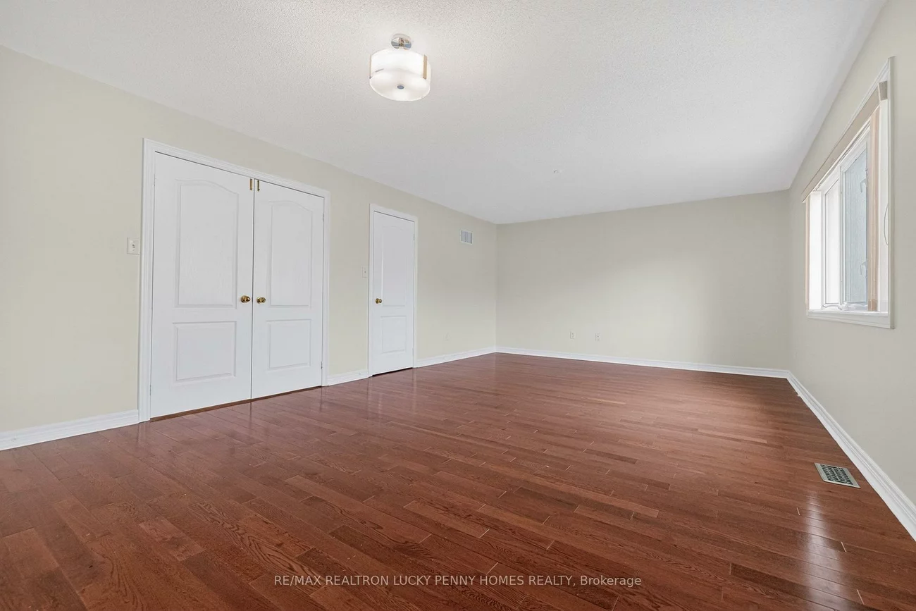 17, Coral Cove, Greensborough, Markham