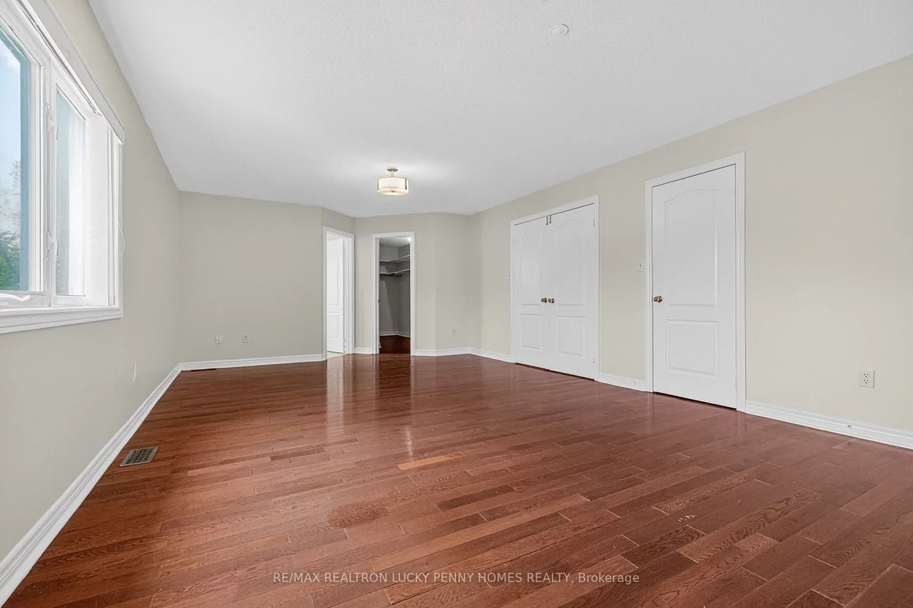 17, Coral Cove, Greensborough, Markham
