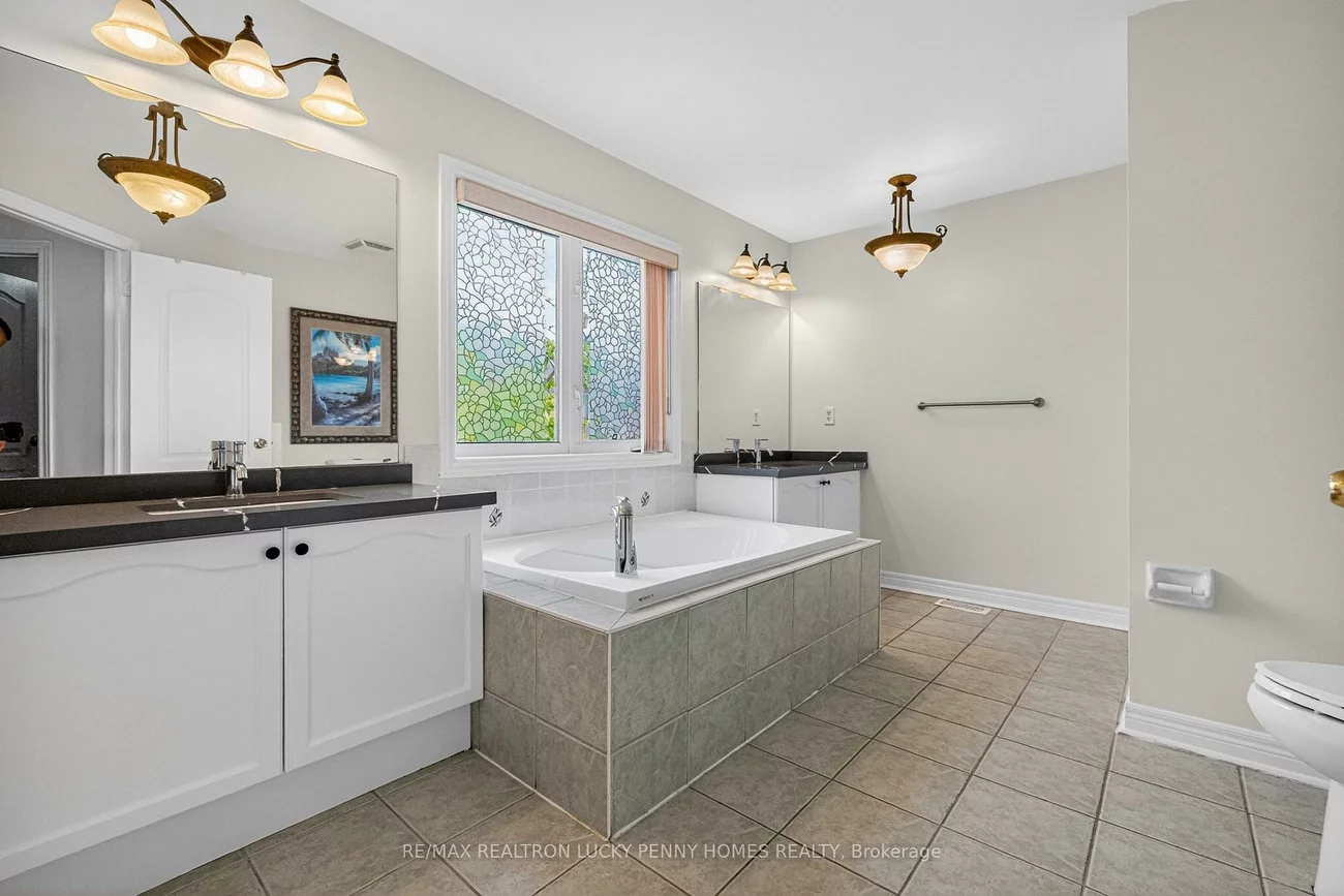 17, Coral Cove, Greensborough, Markham
