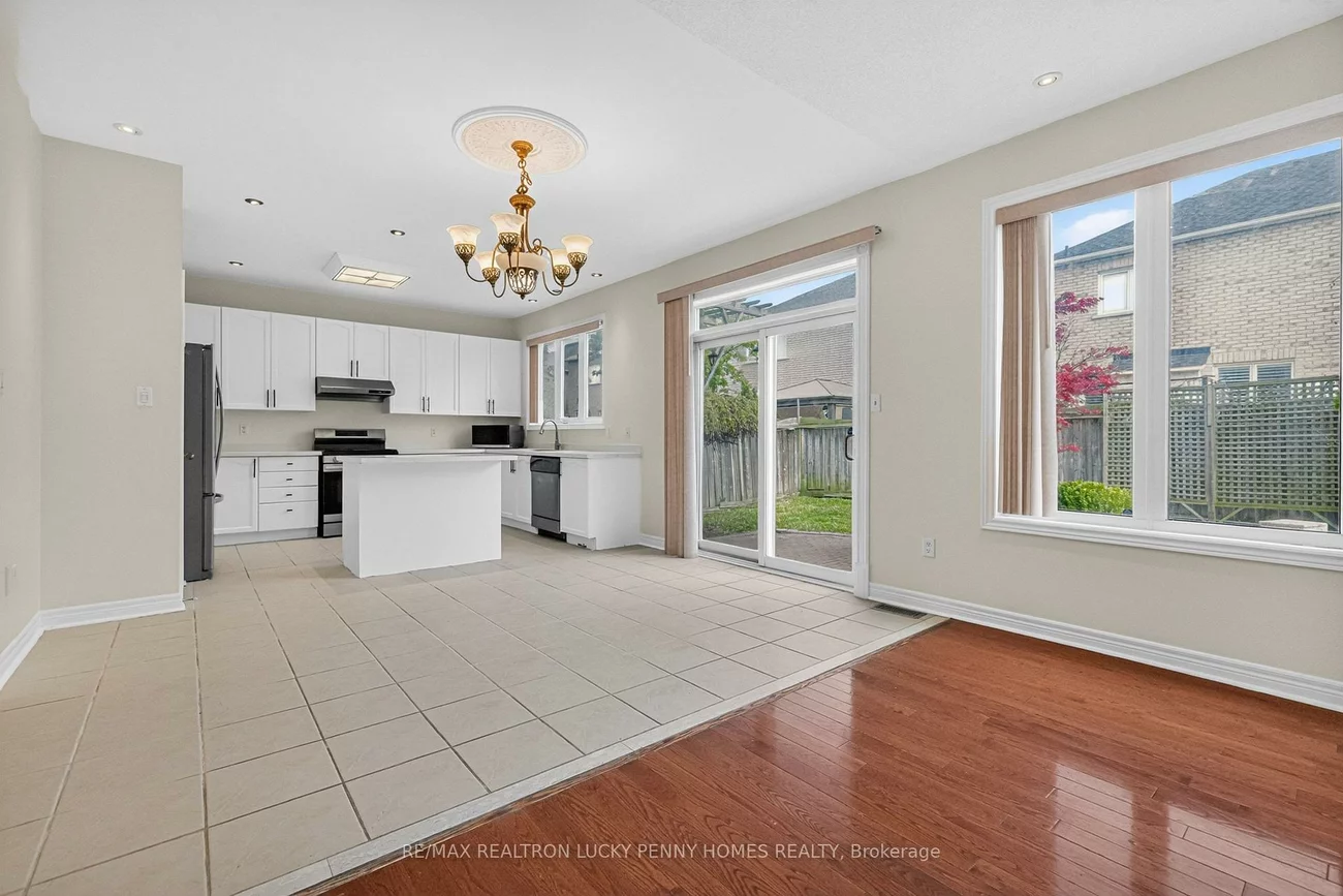 17, Coral Cove, Greensborough, Markham