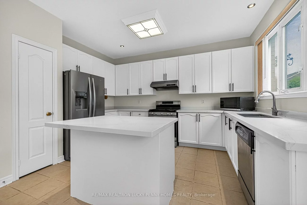 17, Coral Cove, Greensborough, Markham